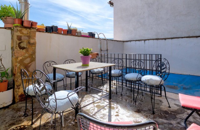 Homerez - Big villa for 12 ppl. with swimming-pool at Puebla de Don Rodrigo