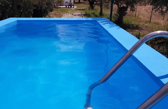 Homerez - Beautiful house for 2 ppl. with shared pool and terrace at Santarém