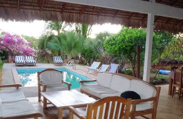 Homerez - Bungalow for 4 ppl. with shared pool, sea view and garden at Andilana