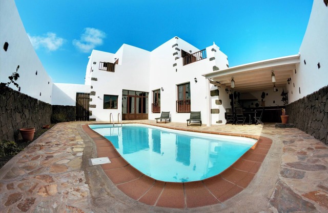 Homerez - Charming House in Tinajo with Private Pool