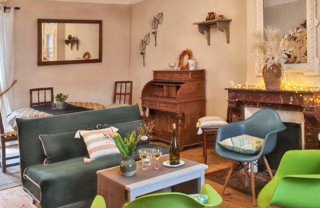 Homerez - Charming House in Mauzun with Garden and Flowered Patio