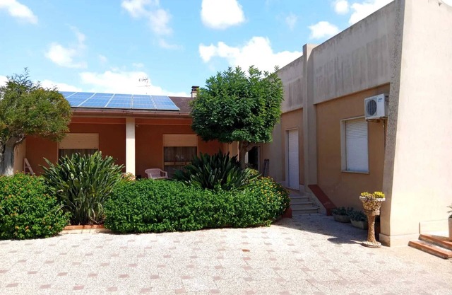 Homerez - Charming House in Marsala with Private Garden