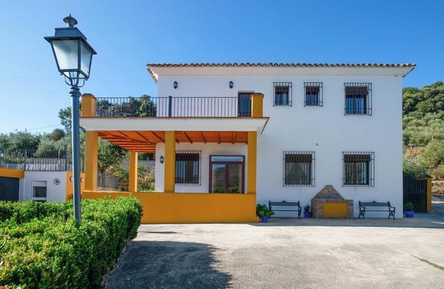 Homerez - Comfortable House in Carcabuey with Private Pool