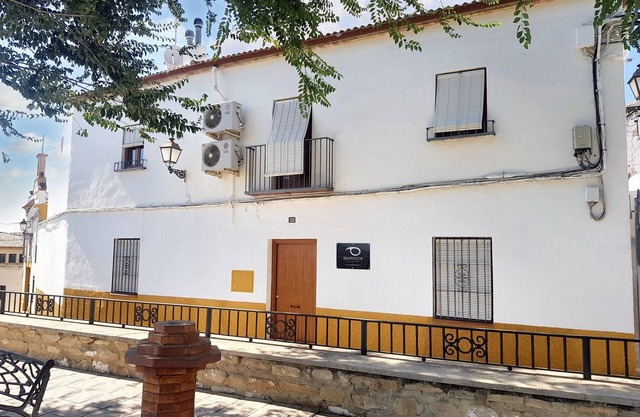 Homerez - Comfortable House in Arjona with Parking