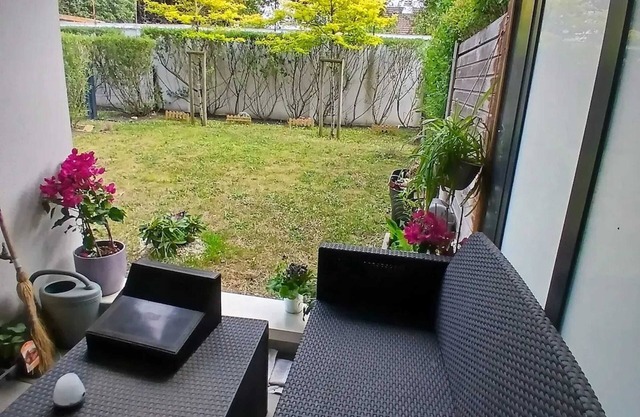 Homerez - Cozy Apartment in Caen with Terrace and Garden