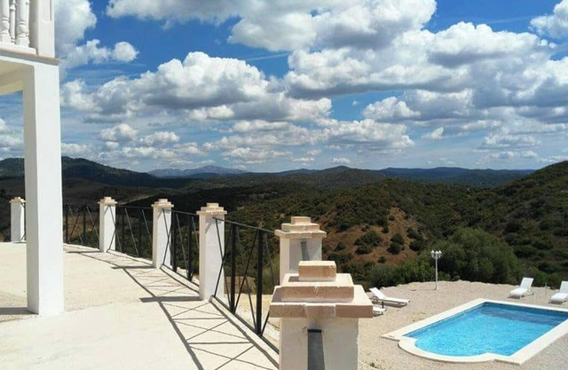 Homerez - Elegant Villa in Algar