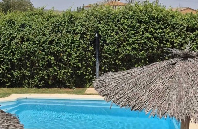 Homerez - Charming Villa in Setenil de las Bodegas with Private Pool