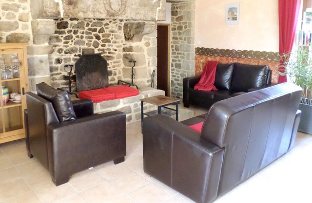 Homerez - House 16 km away from the beach for 8 ppl. with terrace at Pléven