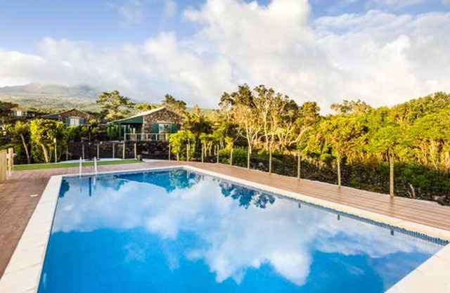 Homerez - House for 4 ppl. with shared pool, jacuzzi and sea view at Lajido