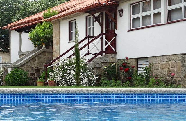 Homerez - House for 8 ppl. with shared pool, garden and terrace at Vouzela