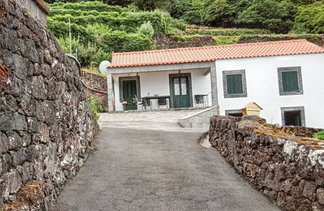 Homerez - House in Santo Amaro, sea view