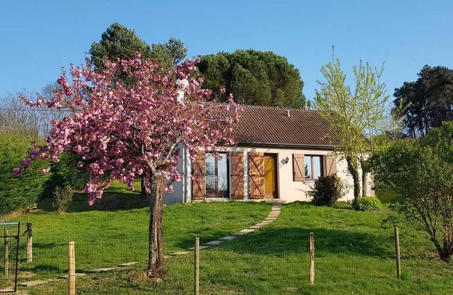 Homerez - House in Seigy, pet friendly