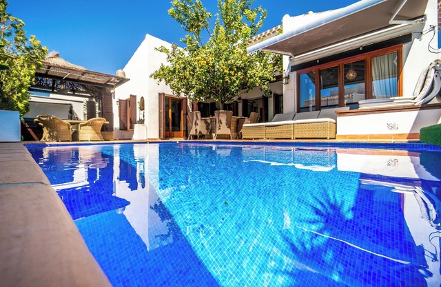 Homerez - Luxury Villa in Murcia with Mountain View