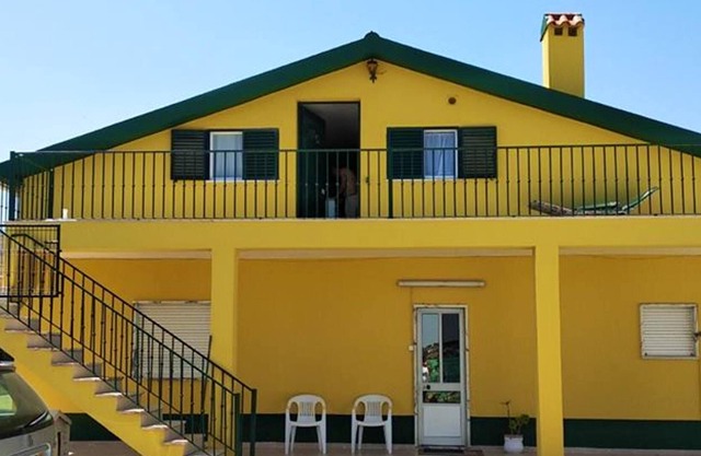 Homerez - House for 6 ppl. with garden and terrace at Sobral de Monte Agraço