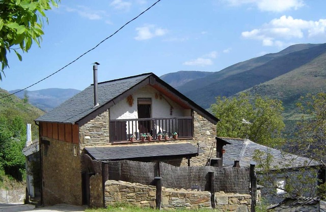 Homerez - Spacious appartement for 8 ppl. with balcony at Odollo