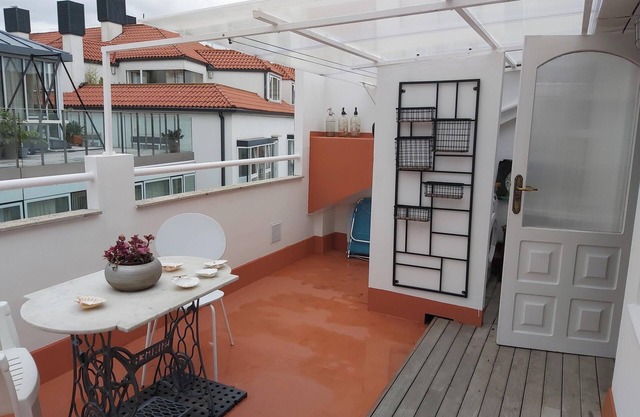 Homerez - Spacious house with terrace and balcony in A Coruña
