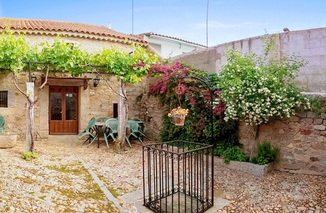 Homerez - Spacious house for 8 ppl. with garden at Añora
