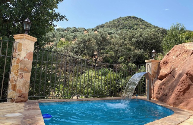 Homerez - Spacious House in Zambra + Private Pool