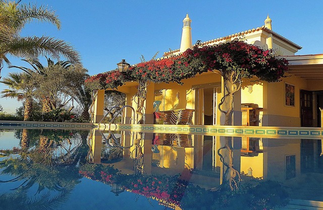 Homerez - Spacious Villa in Carvoeiro with Private Pool