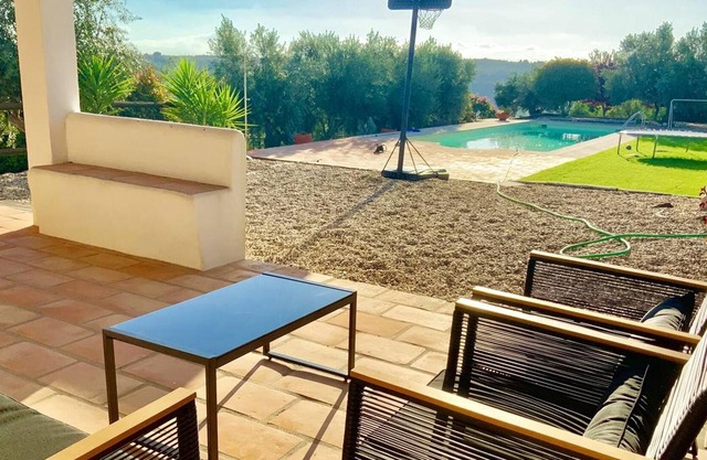 Homerez - Villa for 5 ppl. with shared pool and garden at Casais de Sao Bras