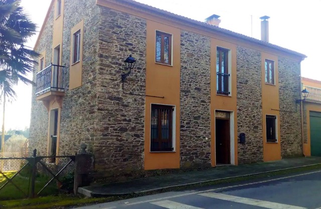 Homerez - Villa for 8 ppl. with swimming-pool and garden at Empalme de Vilar