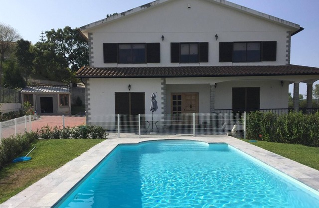 Homerez - Villa for 10 ppl. with swimming-pool, garden and terrace at Maxial