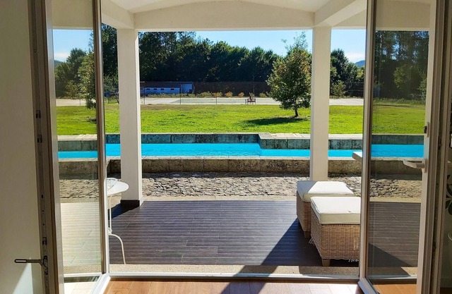Homerez - Villa for 16 ppl. with swimming-pool and terrace at São Pedro do Sul