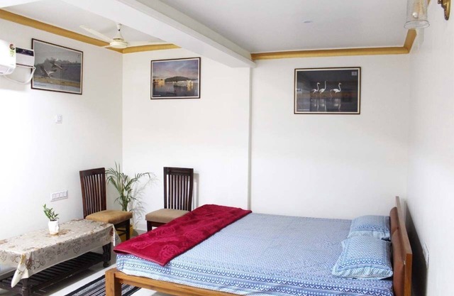 Homestay SONI2700 Comfort Family Room with Separate Bathroom on Same Floor