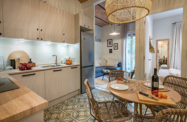 Homey two-bedroom apartment near Sagrada Familia