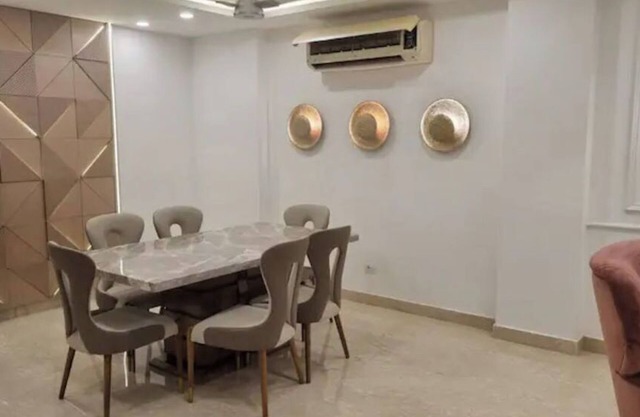 Homlee - Pentagon 5 bhk super luxurious large flat.