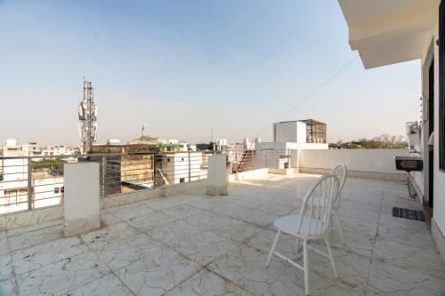 Homlee-Value 1 BR-Central Delhi-terrace-view-lift