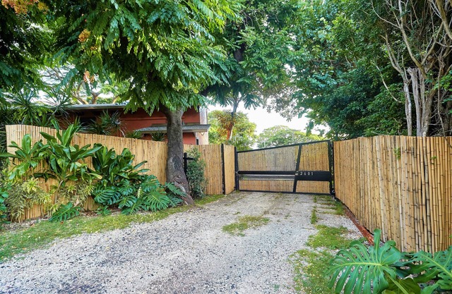 Honolulu 2 bedroom Cottage