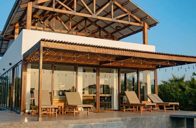 HOP BALI: Lagoon & Beach Escape in Chincha