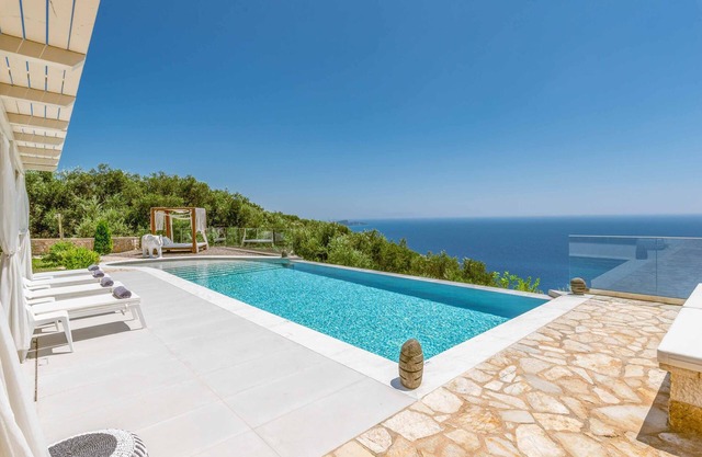 Horizon Blue Villa - Three Bedroom Villa, Sleeps 6