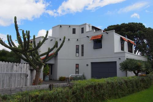 Hosts on the Coast - Oasis on Ocean