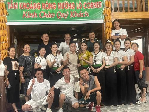 Hot mineral springs 'FREE' Mường Lò Corner