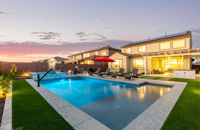 Hot Pool, Mountain Views, Nothin Gets Better Than This!