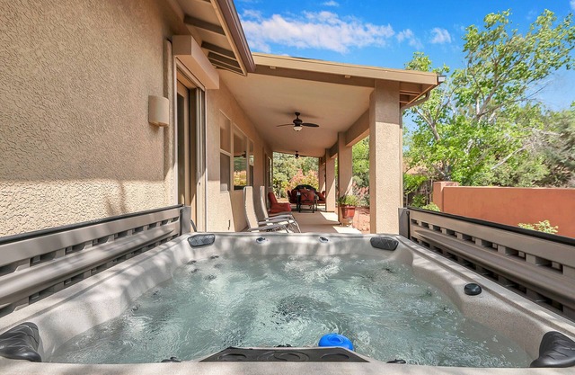 Hot Tub, Central Location, Sleeps 10, TV's In Every Room-Fenced Yard