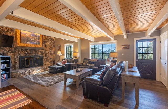 Hot Tub: Hike, Fish, Ride, Eat, Drink or just relax in the Spa