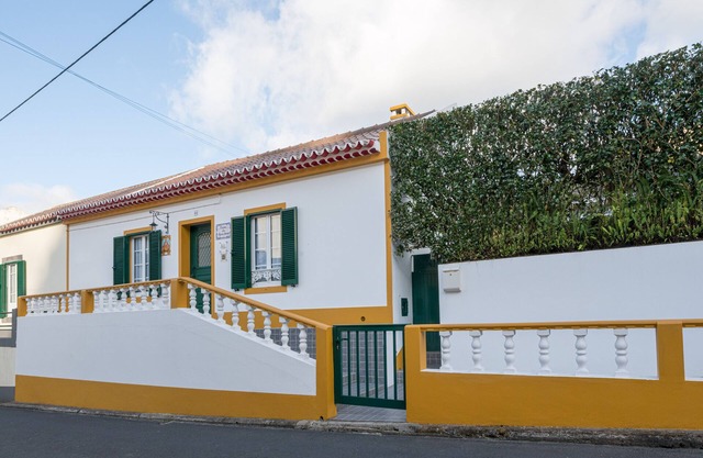 HOT WATER HOUSE - RRAL 129