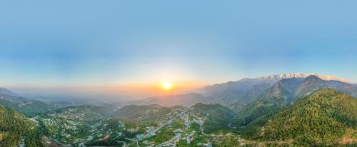 Hotel Bob's N Barley Luxury Room Best Hotel in McLeod Ganj