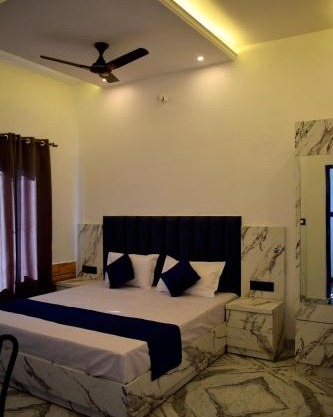 Hotel Breezewood Wonders