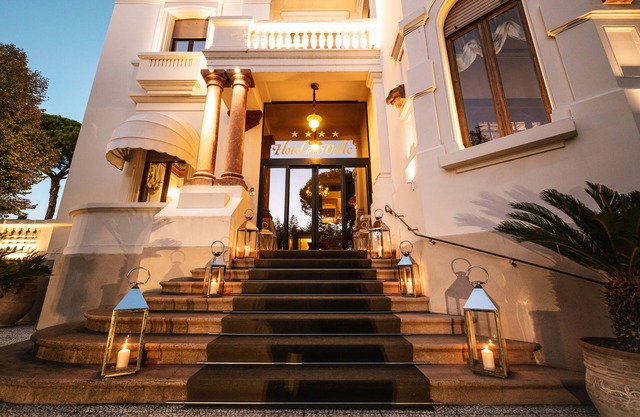 Hotel De la Ville
