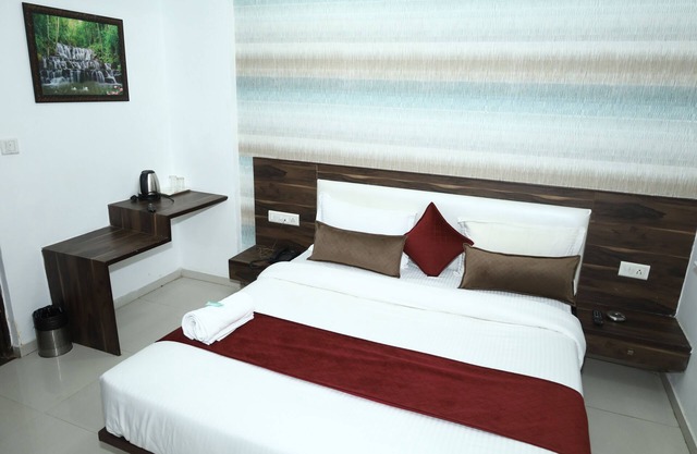 Hotel Dev Palace Ahmedabad