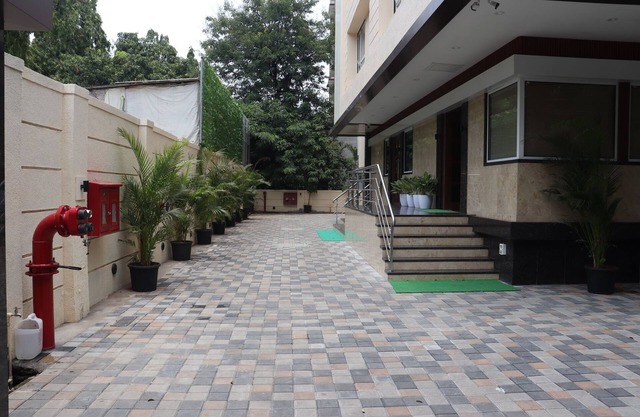 Hotel Golden Nest - Thane