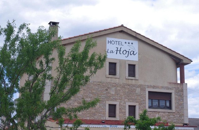 Hotel la Hoja*