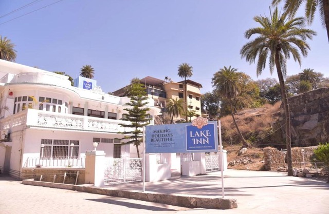 Hotel lake inn, Mount Abu