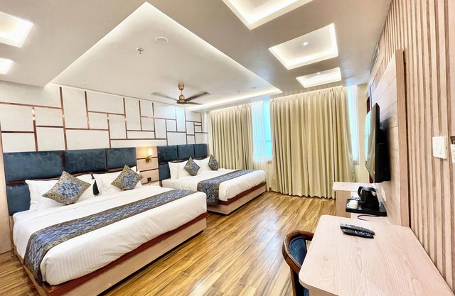 Hotel Mantavya - Varanasi near Temple