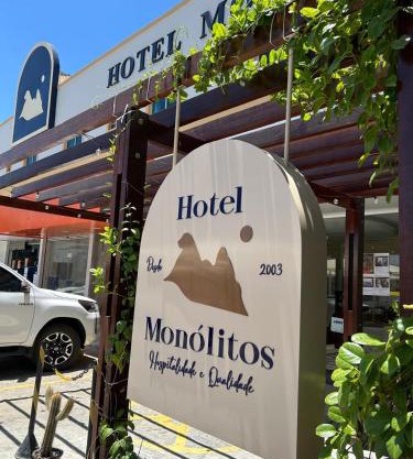 Hotel Monólitos