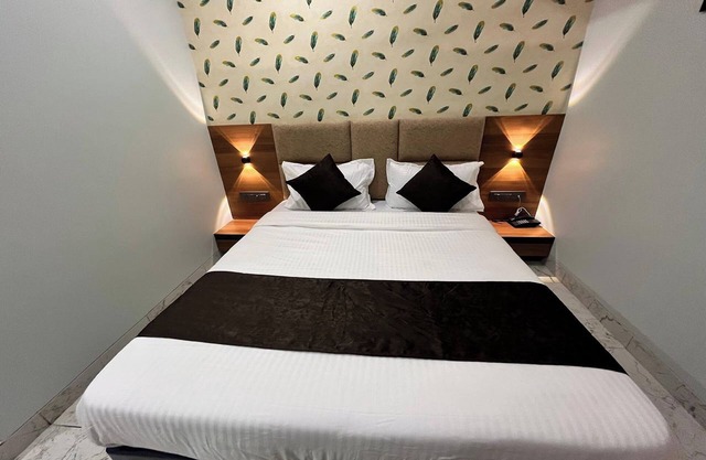 Hotel Moon Light Isanpur Ahmedabad